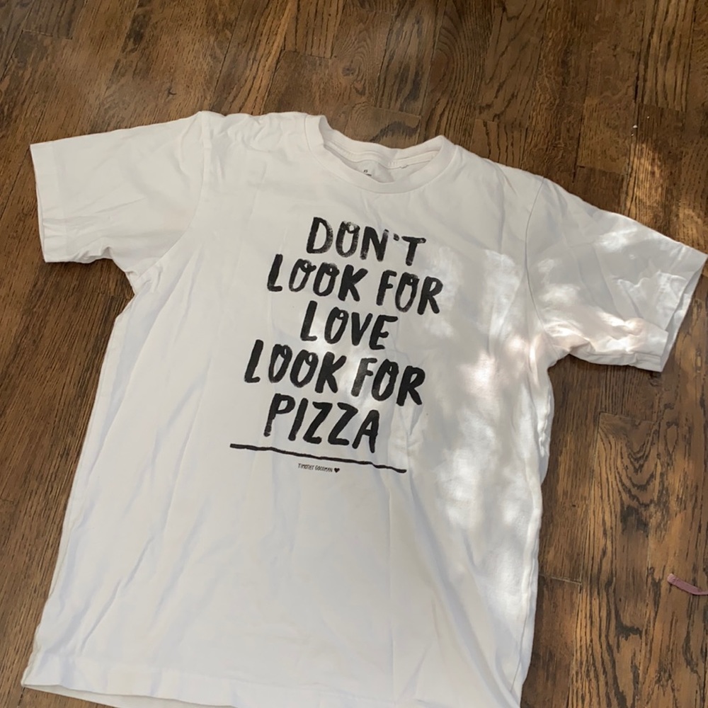 White graphic t shirt